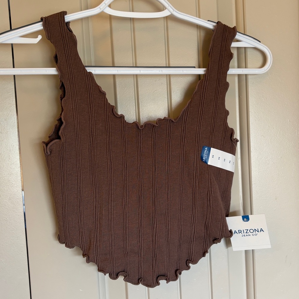 Arizona Women’s Scoop neck NWT